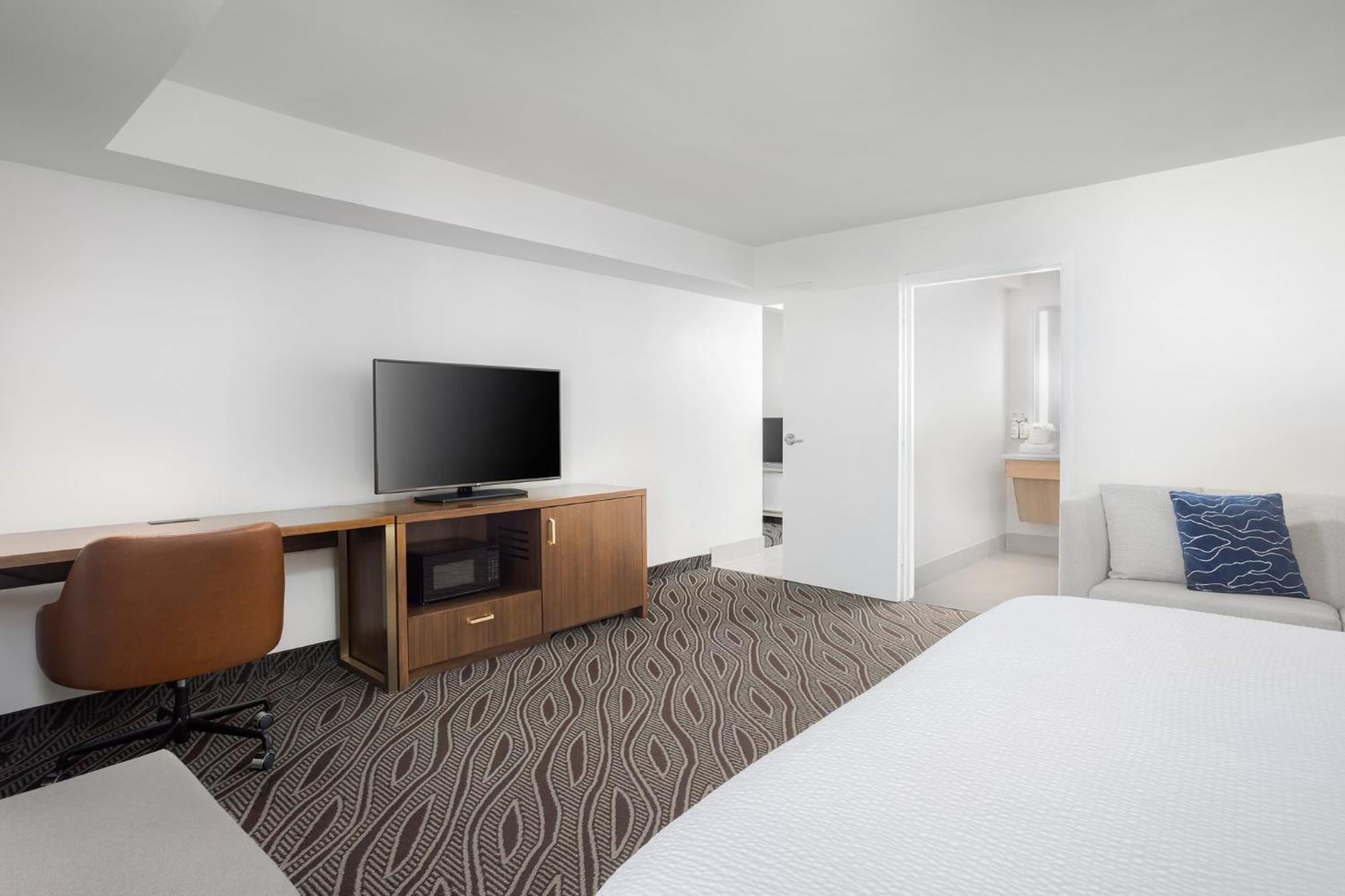 Oceanfront At Surfside By Ihg Resort 3*